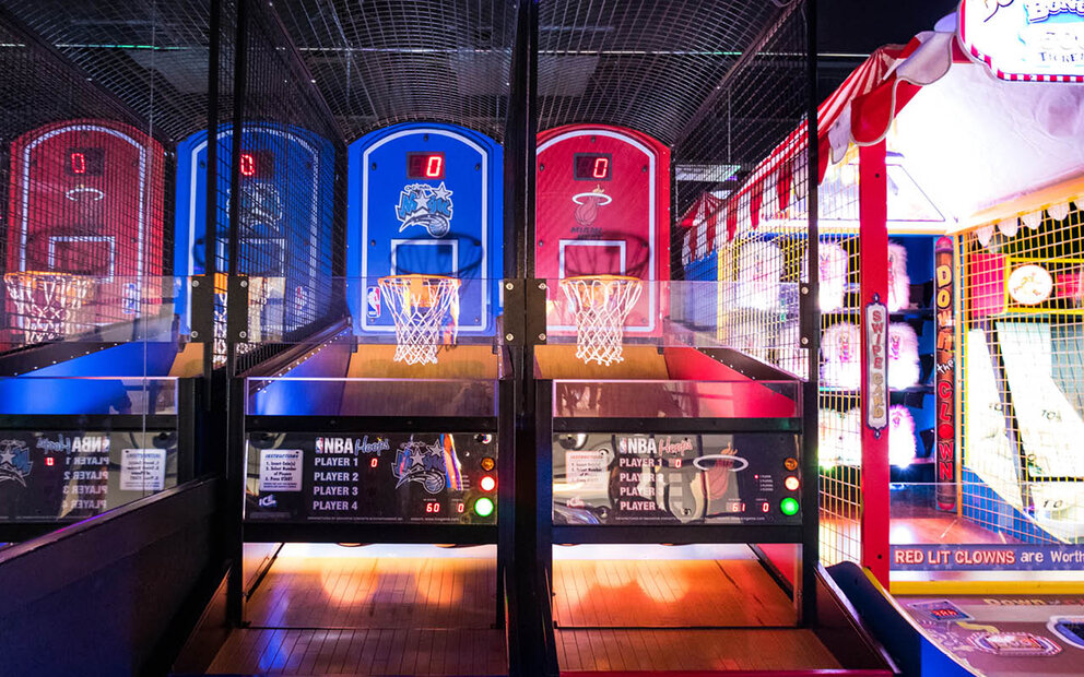 basketball arcade game at Star Island Resort