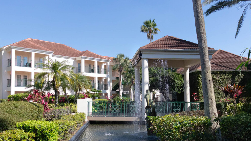 a water fountain in front of a building